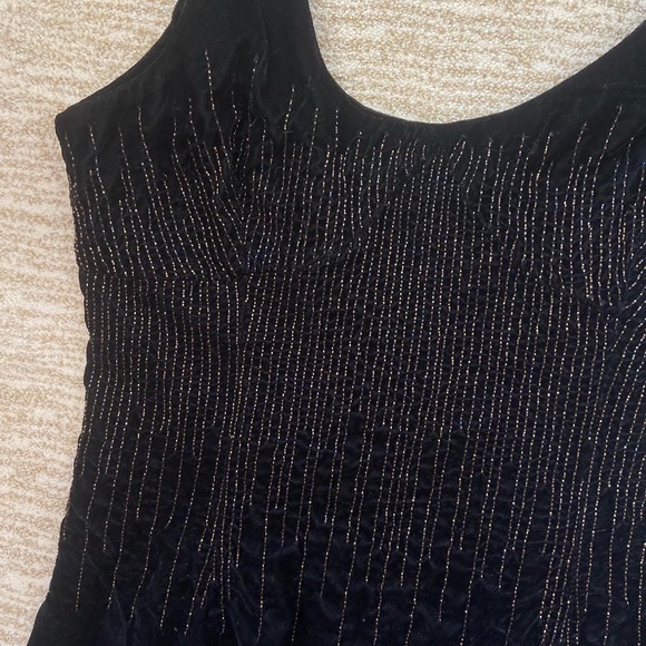 NWT velvet 90s inspired dress - Picture 2 of 4